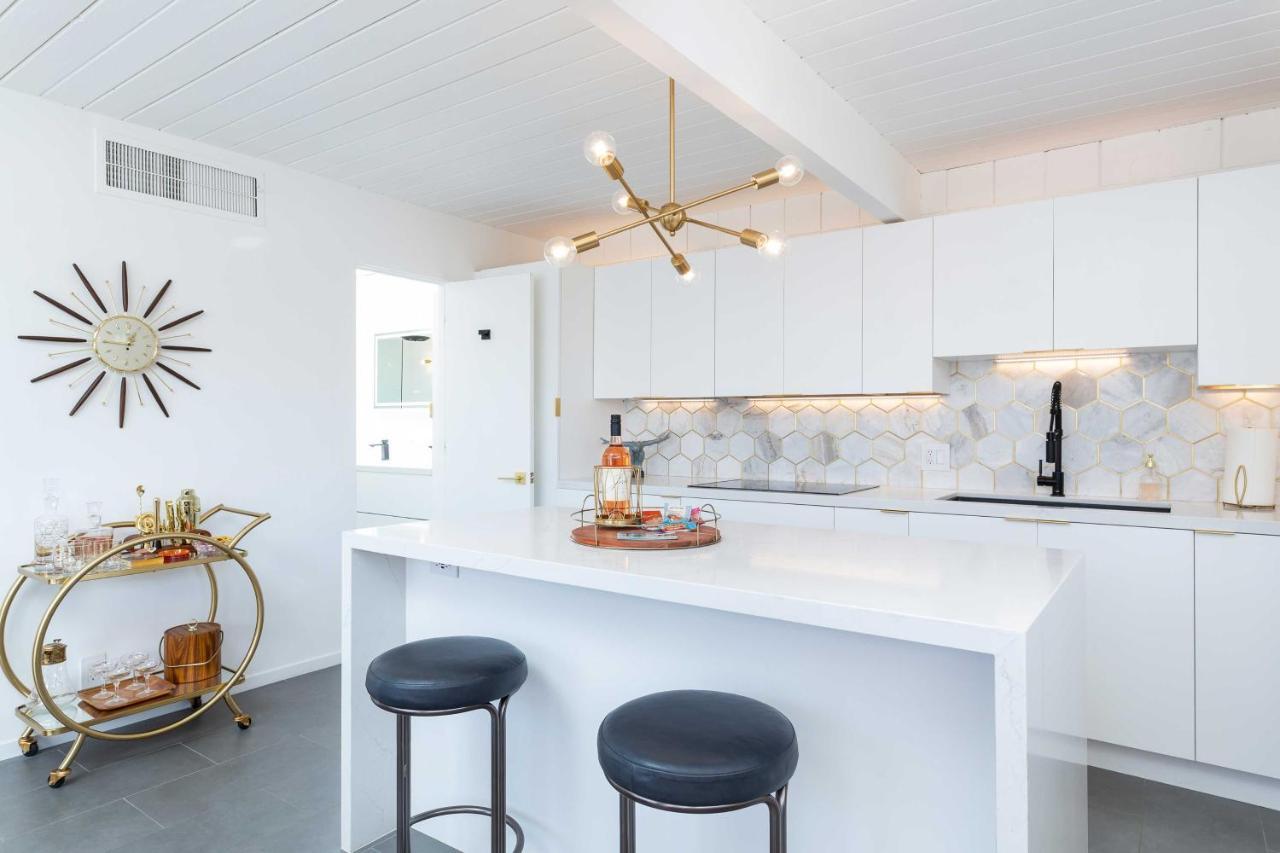 Mid-Century Palm Springs Bungalow With Patio! Exterior foto